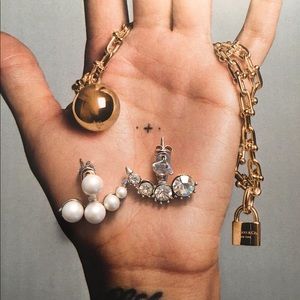 🌟SALE🌟Pearl and crystal ear jackets